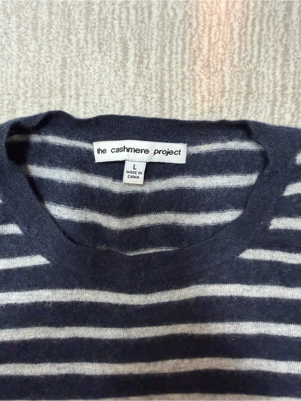 100% Cashmere Navy & Heather Grey Striped Crewneck Sweater - Picture 3 of 4